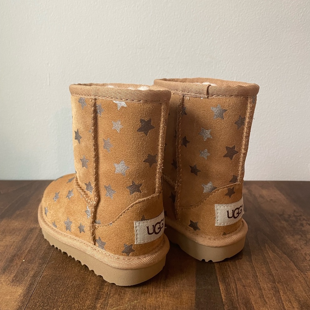 Toddler UGG Sz 6 Chestnut & Stars Kids Classic